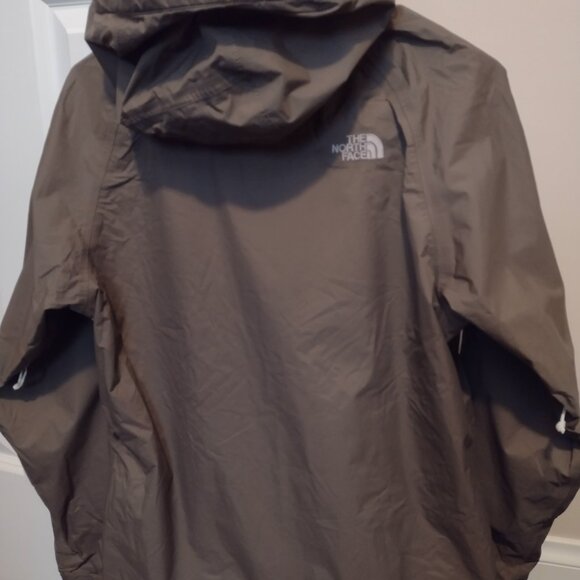 The North Face Women's HyVent 2.5L Waterproof Nylon Jacket - Picture 2 of 12